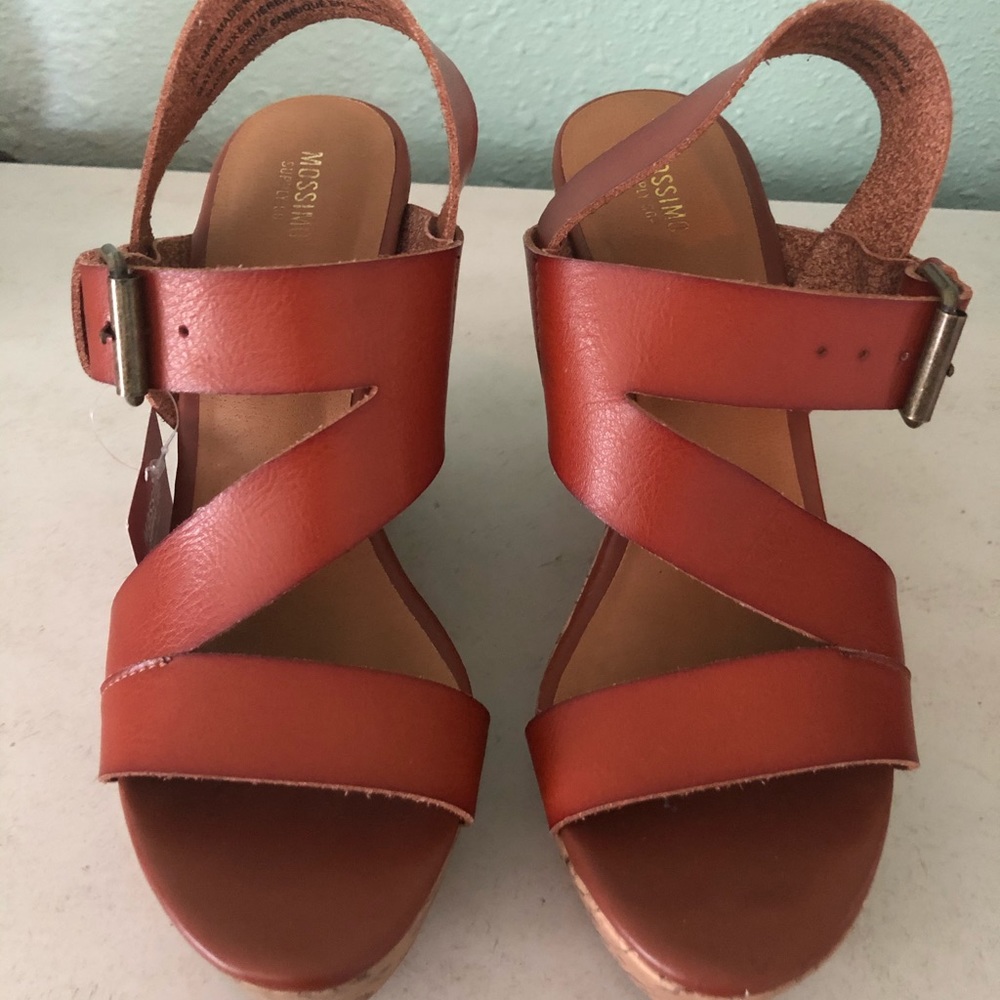 Women’s wedges size 6